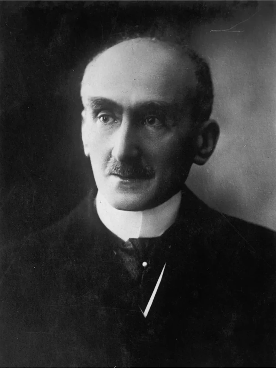 亨利·柏格森的黑白半身照片肖像，由 Henri Manuel 拍摄，为历史照片